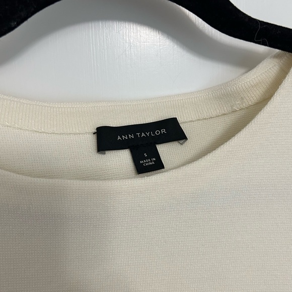 Ann Taylor White Long Sleeve Crew Neck Lace Hem Knit Stretchy Sweater Size Small - Picture 4 of 5